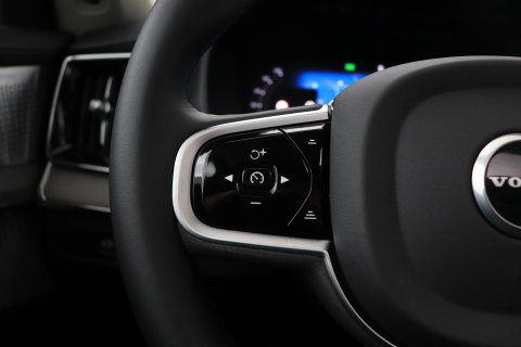 Volvo XC90 T8 Ultra Dark | ACC | Trekhaak | Panoramadak | Bowers&Wilkins | 360° Camera | Massage | Head-Up | Stoelventilatie