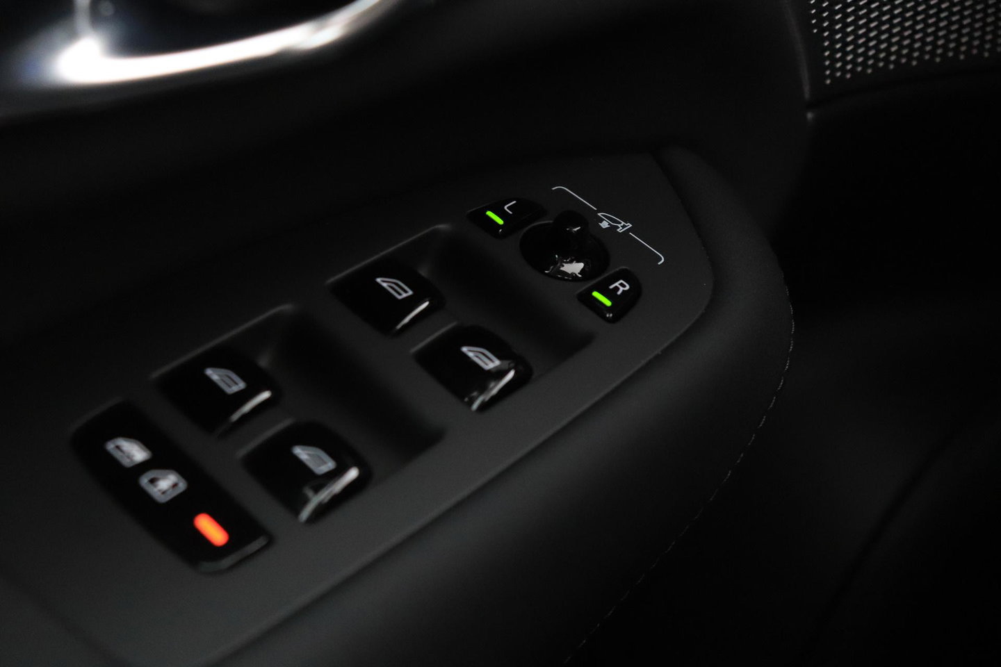 Volvo XC90 T8 Ultra Dark | ACC | Trekhaak | Panoramadak | Bowers&Wilkins | 360° Camera | Massage | Head-Up | Stoelventilatie
