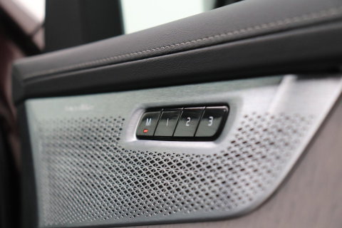 Volvo XC90 T8 Ultra Dark | ACC | Trekhaak | Panoramadak | Bowers&Wilkins | 360° Camera | Massage | Head-Up | Stoelventilatie