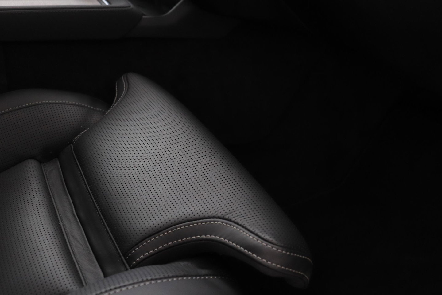 Volvo XC90 T8 Ultra Dark | ACC | Trekhaak | Panoramadak | Bowers&Wilkins | 360° Camera | Massage | Head-Up | Stoelventilatie