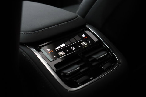 Volvo XC90 T8 Ultra Dark | ACC | Trekhaak | Panoramadak | Bowers&Wilkins | 360° Camera | Massage | Head-Up | Stoelventilatie