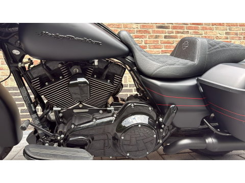 Harley Davidson 103 FLHX Street Glide 21INCH APE Mat Zwart Blackout Streetglide