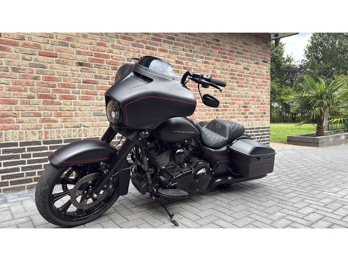 Harley Davidson 103 FLHX Street Glide 21INCH APE Mat Zwart Blackout Streetglide