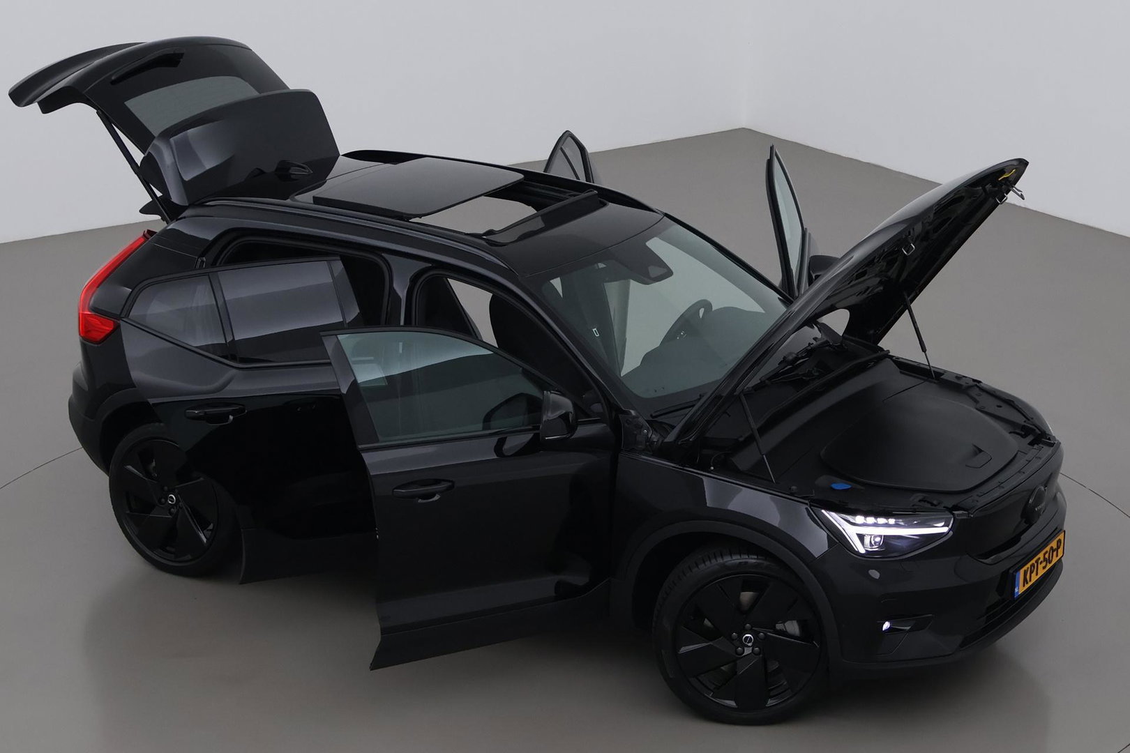 Volvo EX40 Single Motor Extended Range Plus Black Edition | 82 kWh | Harman/Kardon | Panoramadak | 360° Camera | BLIS | 20 Inch