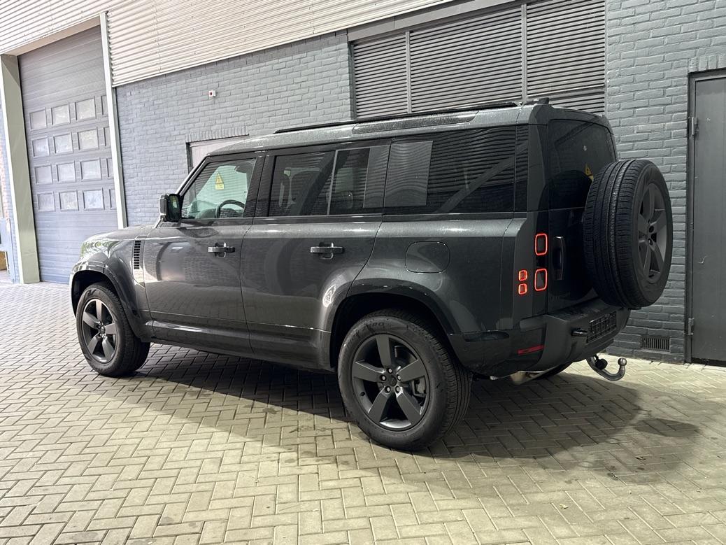 Land Rover Defender 110 P300e X-Dynamic HSE | Luchtvering | Stoelventilatie | Trekhaak | 360° Camera | Meridian | Stoel+Stuurverwarming | ACC
