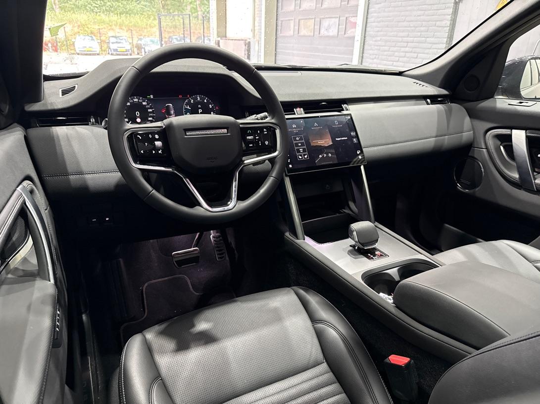 Land Rover Discovery Sport P270e Dynamic SE | Panoramadak | Trekhaak | Meridian | BLIS | Stoel+Stuurverwarming | ACC