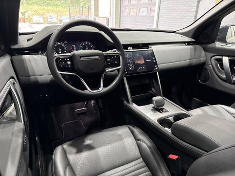 Land Rover Discovery Sport P270e Dynamic SE | Panoramadak | Trekhaak | Meridian | BLIS | Stoel+Stuurverwarming | ACC