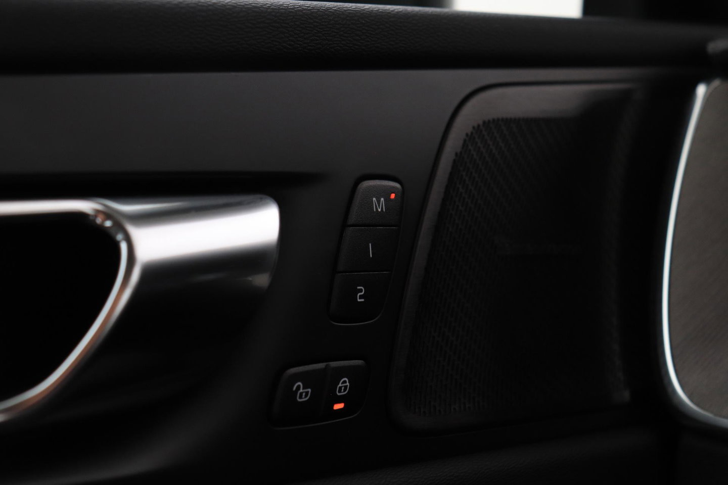 Volvo XC60 2.0 T6 Plug-in hybrid AWD Inscription | Long Range | Harman/Kardon | Panoramadak | Camera | Keyless | Memory | 19 Inch