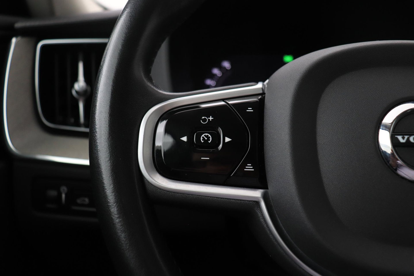 Volvo XC60 2.0 T6 Plug-in hybrid AWD Inscription | Long Range | Harman/Kardon | Panoramadak | Camera | Keyless | Memory | 19 Inch