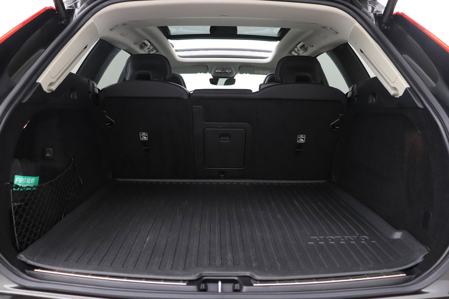 Volvo XC60 2.0 T6 Plug-in hybrid AWD Inscription | Long Range | Harman/Kardon | Panoramadak | Camera | Keyless | Memory | 19 Inch