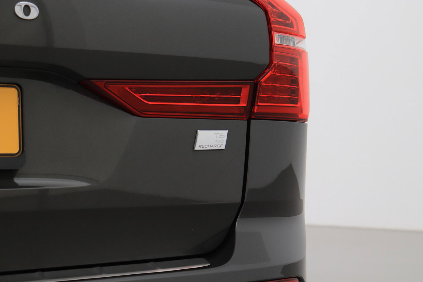 Volvo XC60 2.0 T6 Plug-in hybrid AWD Inscription | Long Range | Harman/Kardon | Panoramadak | Camera | Keyless | Memory | 19 Inch