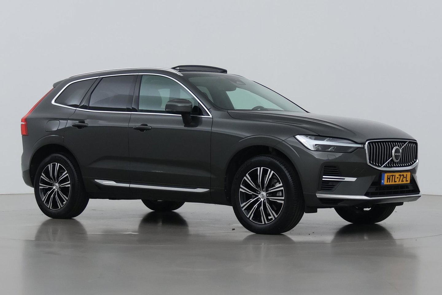 Volvo XC60 2.0 T6 Plug-in hybrid AWD Inscription | Long Range | Harman/Kardon | Panoramadak | Camera | Keyless | Memory | 19 Inch