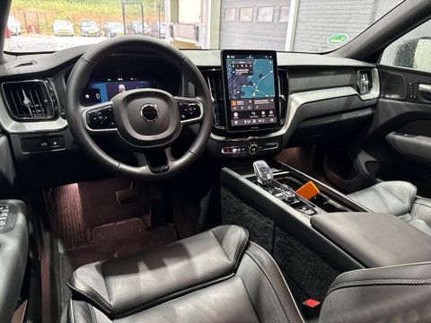 Volvo XC60 T6 Plus Black Edition | FACELIFT | Harman/Kardon | BLIS | 360° Camera | ACC | Pilot Assist | Stoel+Stuurverwarming