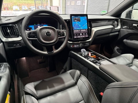 Volvo XC60 T6 Plus Black Edition | Harman/Kardon | Pilot Assist | Panoramadak | 360° Camera | Head-Up | Stoel+Stuurverwarming | 21 Inch