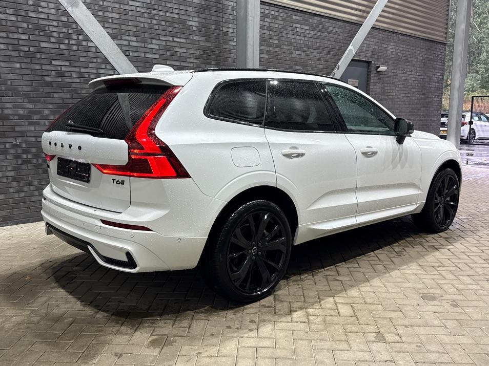 Volvo XC60 T6 Plus Black Edition | Harman/Kardon | Pilot Assist | Panoramadak | 360° Camera | Head-Up | Stoel+Stuurverwarming | 21 Inch