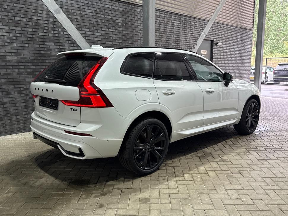 Volvo XC60 T6 Plus Black Edition | Harman/Kardon | Pilot Assist | Panoramadak | 360° Camera | Head-Up | Stoel+Stuurverwarming | 21 Inch
