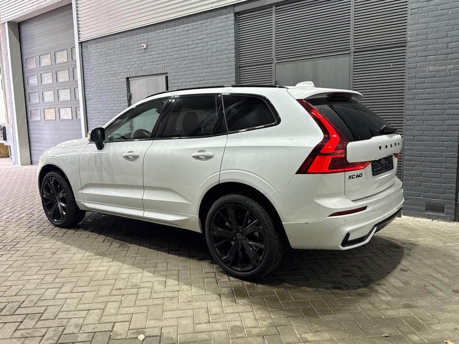Volvo XC60 T6 Plus Black Edition | Harman/Kardon | Pilot Assist | Panoramadak | 360° Camera | Head-Up | Stoel+Stuurverwarming | 21 Inch