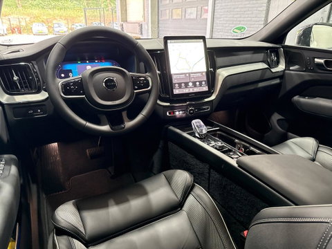 Volvo XC60 T6 Plus Black Edition | Harman/Kardon | Pilot Assist | Panoramadak | 360° Camera | Head-Up | Stoel+Stuurverwarming | 21 Inch
