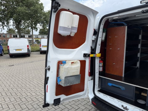 Ford Transit Custom 340 2.0 TDCI 130pk L2H1 Trend / vaste prijs rijklaar € 18.950 ex btw / lease vanaf € 319 / Sortimo ingerichte laadruimte / Victron omvormer / airco / cruise / dakdragers / trekhaak!