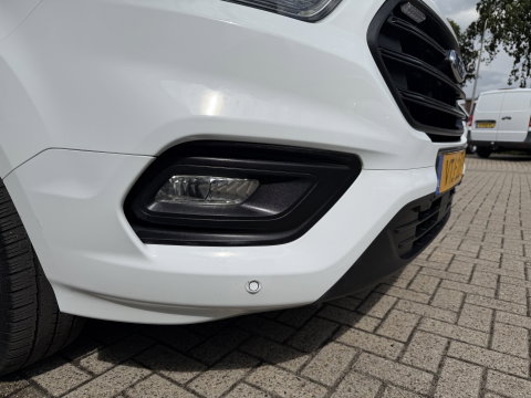 Ford Transit Custom 340 2.0 TDCI 130pk L2H1 Trend / vaste prijs rijklaar € 18.950 ex btw / lease vanaf € 319 / Sortimo ingerichte laadruimte / Victron omvormer / airco / cruise / dakdragers / trekhaak!