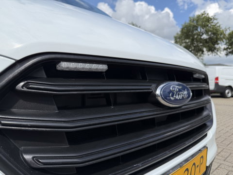 Ford Transit Custom 340 2.0 TDCI 130pk L2H1 Trend / vaste prijs rijklaar € 18.950 ex btw / lease vanaf € 319 / Sortimo ingerichte laadruimte / Victron omvormer / airco / cruise / dakdragers / trekhaak!