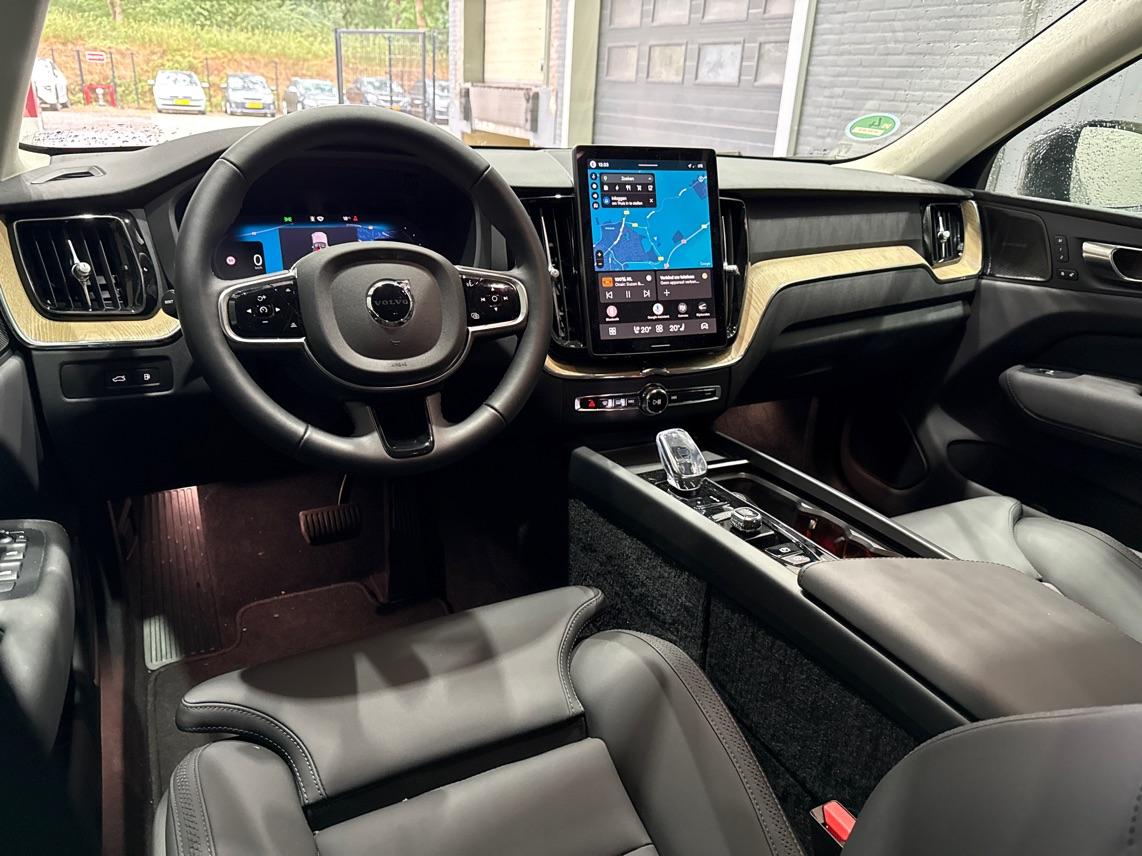 Volvo XC60 T8 Plus Dark | Harman/Kardon | Memory | BLIS | 360° Camera | Stoel+Stuurverwarming | ACC