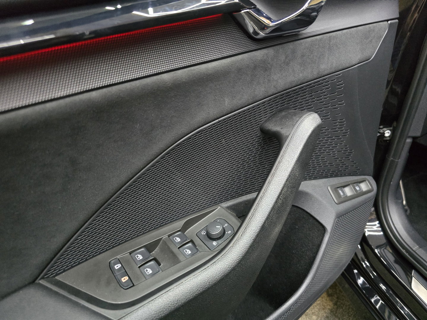Škoda Octavia Combi RS 1.4 TSI iV PHEV RS + HuD Pano Camera Navi Mem 19"LM