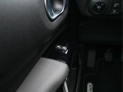 Citroën C4 Cactus 1.5 BlueHDi Business (INCL-BTW) *NAVI-FULLMAP | COMFORT-SEATS | PRIVACY-GLASS | DAB+ | ECC | PDC | CRUISE | CARPLAY | DIGI-COCKPIT | TOWBAR | 16''ALU*