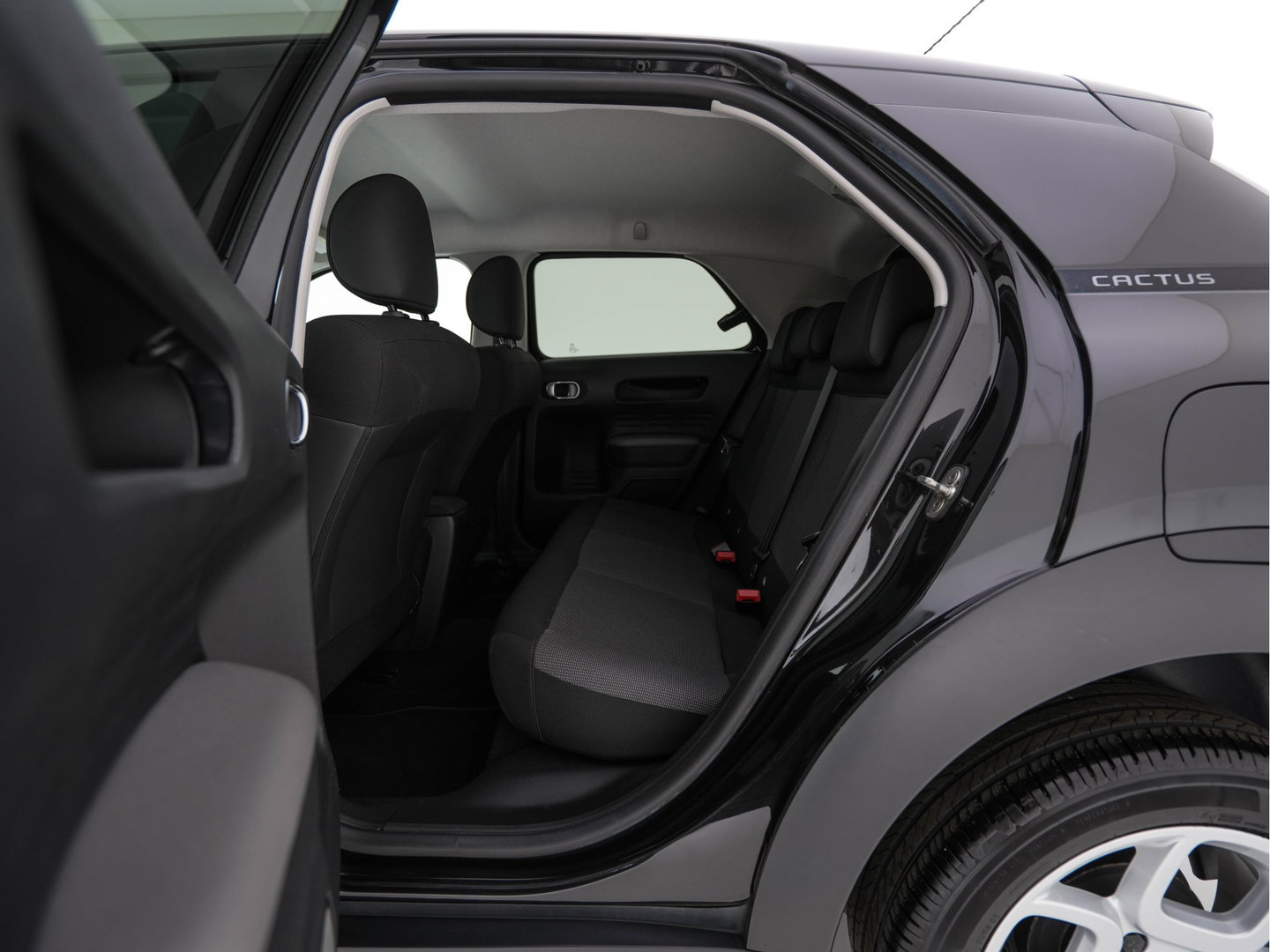 Citroën C4 Cactus 1.5 BlueHDi Business (INCL-BTW) *NAVI-FULLMAP | COMFORT-SEATS | PRIVACY-GLASS | DAB+ | ECC | PDC | CRUISE | CARPLAY | DIGI-COCKPIT | TOWBAR | 16''ALU*