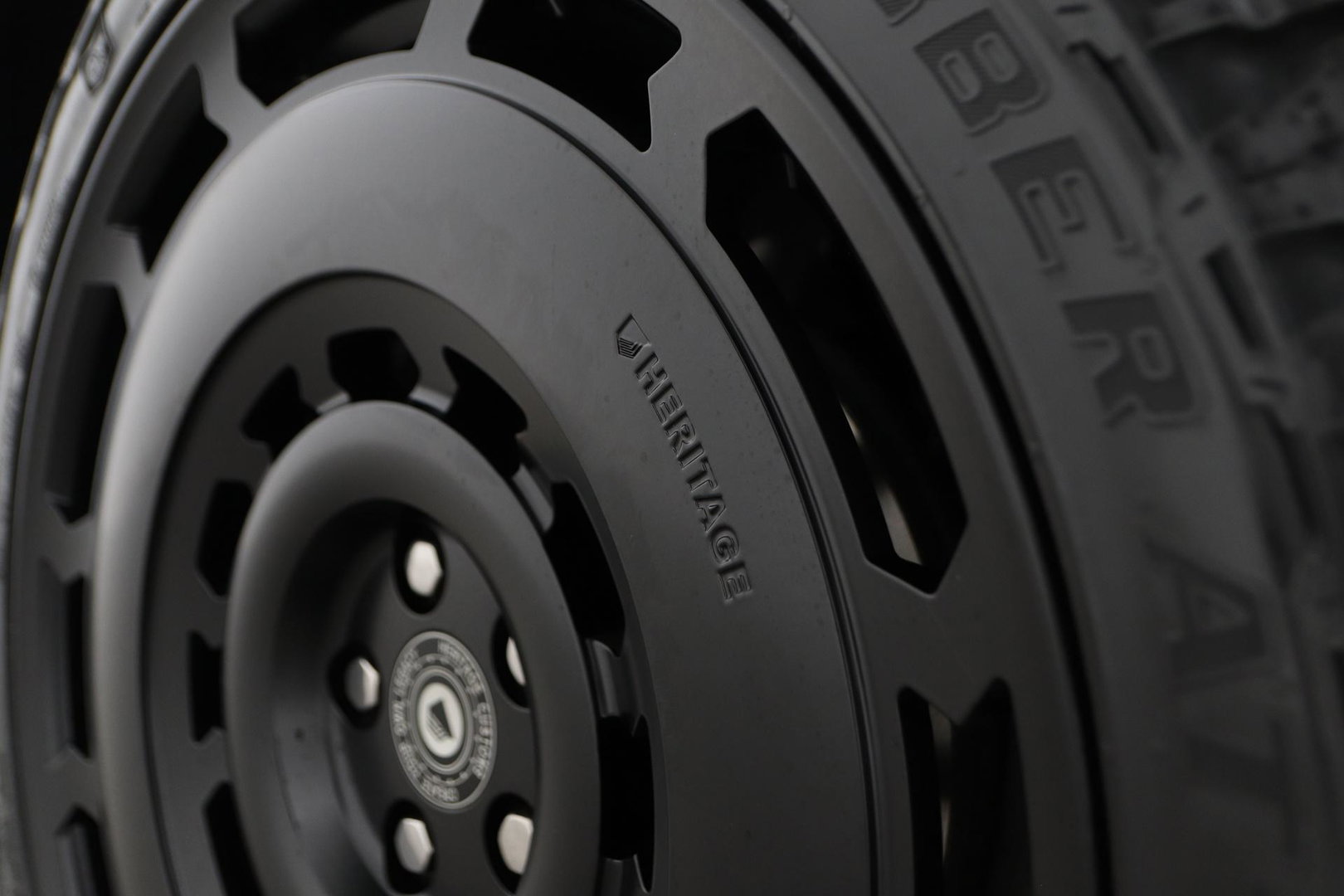 Land Rover Defender P300e 110 X-Dynamic HSE | HERITAGE 22 inch | Luchtvering | Stoelventilatie | Panoramadak | Trekhaak | 360° Camera | Head-Up | ACC