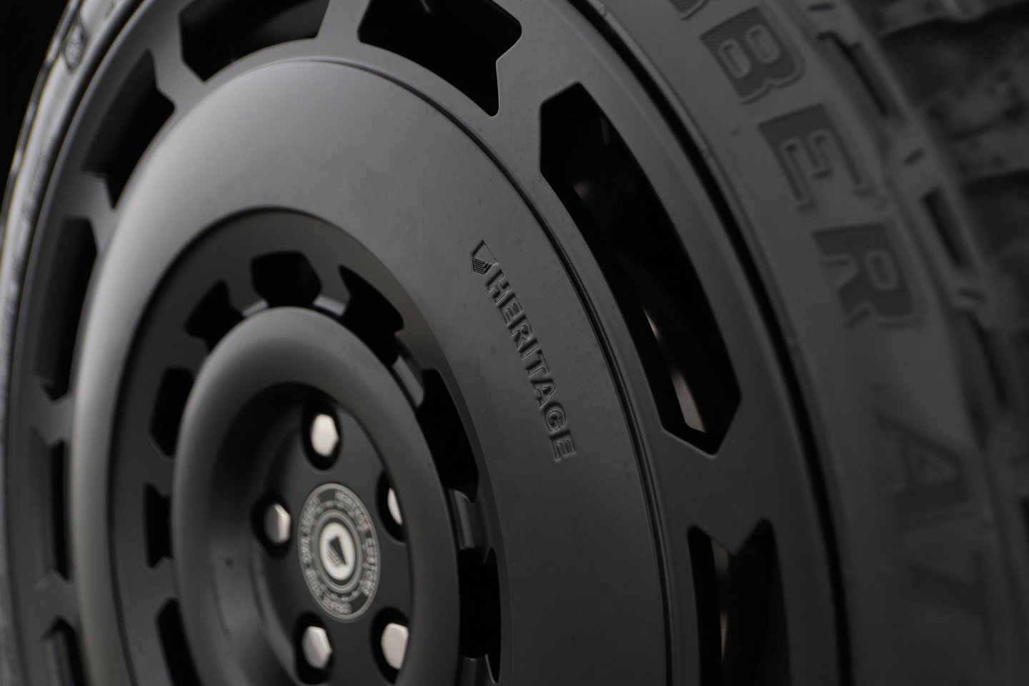 Land Rover Defender P300e 110 X-Dynamic HSE | HERITAGE 22 inch | Luchtvering | Stoelventilatie | Panoramadak | Trekhaak | 360° Camera | Head-Up | ACC