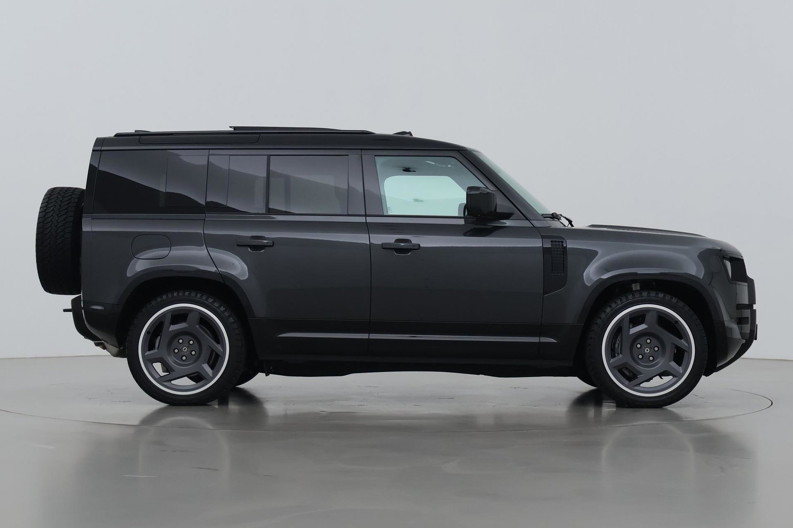 Land Rover Defender P300e 110 X-Dynamic HSE | HERITAGE 22 inch | ClearSight | Meridian Surround | Head-Up | ACC | Panoramadak | Trekhaak