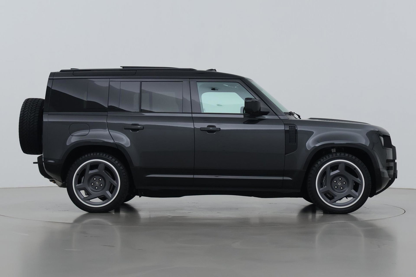 Land Rover Defender P300e 110 X-Dynamic HSE | HERITAGE 22 inch | ClearSight | Meridian Surround | Head-Up | ACC | Panoramadak | Trekhaak