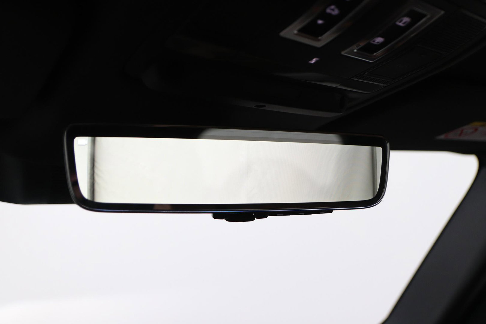 Land Rover Defender P300e 110 X-Dynamic HSE | HERITAGE 22 inch | ClearSight | Meridian Surround | Head-Up | ACC | Panoramadak | Trekhaak