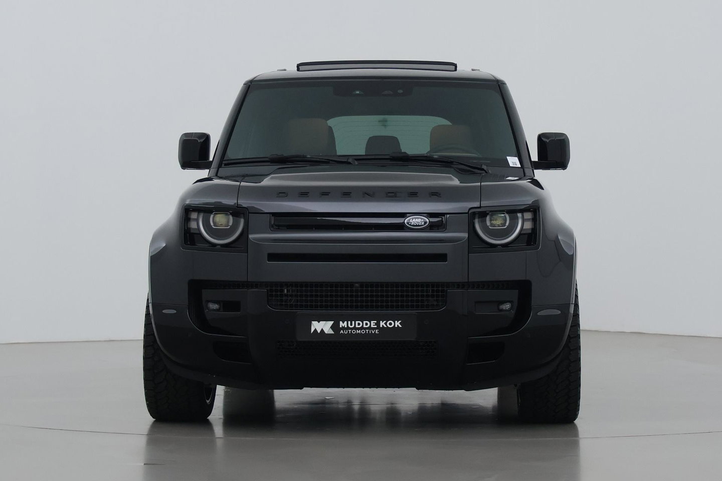 Land Rover Defender P300e 110 X-Dynamic HSE | HERITAGE 22 inch | ClearSight | Meridian Surround | Head-Up | ACC | Panoramadak | Trekhaak