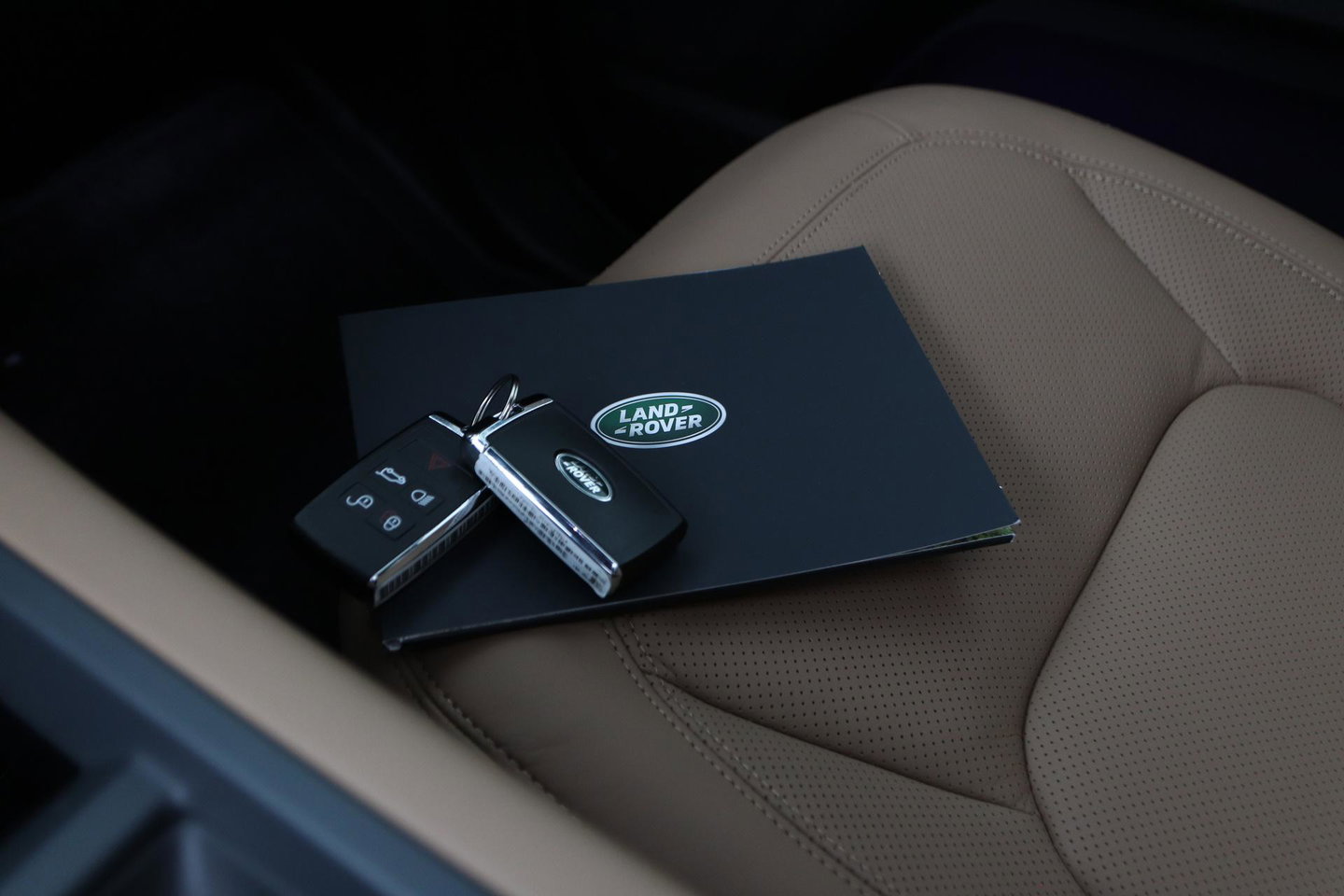 Land Rover Defender P300e 110 X-Dynamic HSE | HERITAGE 22 inch | ClearSight | Meridian Surround | Head-Up | ACC | Panoramadak | Trekhaak