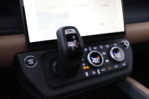 Land Rover Defender P300e 110 X-Dynamic HSE | HERITAGE 22 inch | ClearSight | Meridian Surround | Head-Up | ACC | Panoramadak | Trekhaak