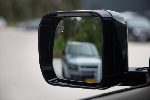 Land Rover Defender P300e 110 X-Dynamic HSE | HERITAGE 22 inch | ClearSight | Meridian Surround | Head-Up | ACC | Panoramadak | Trekhaak