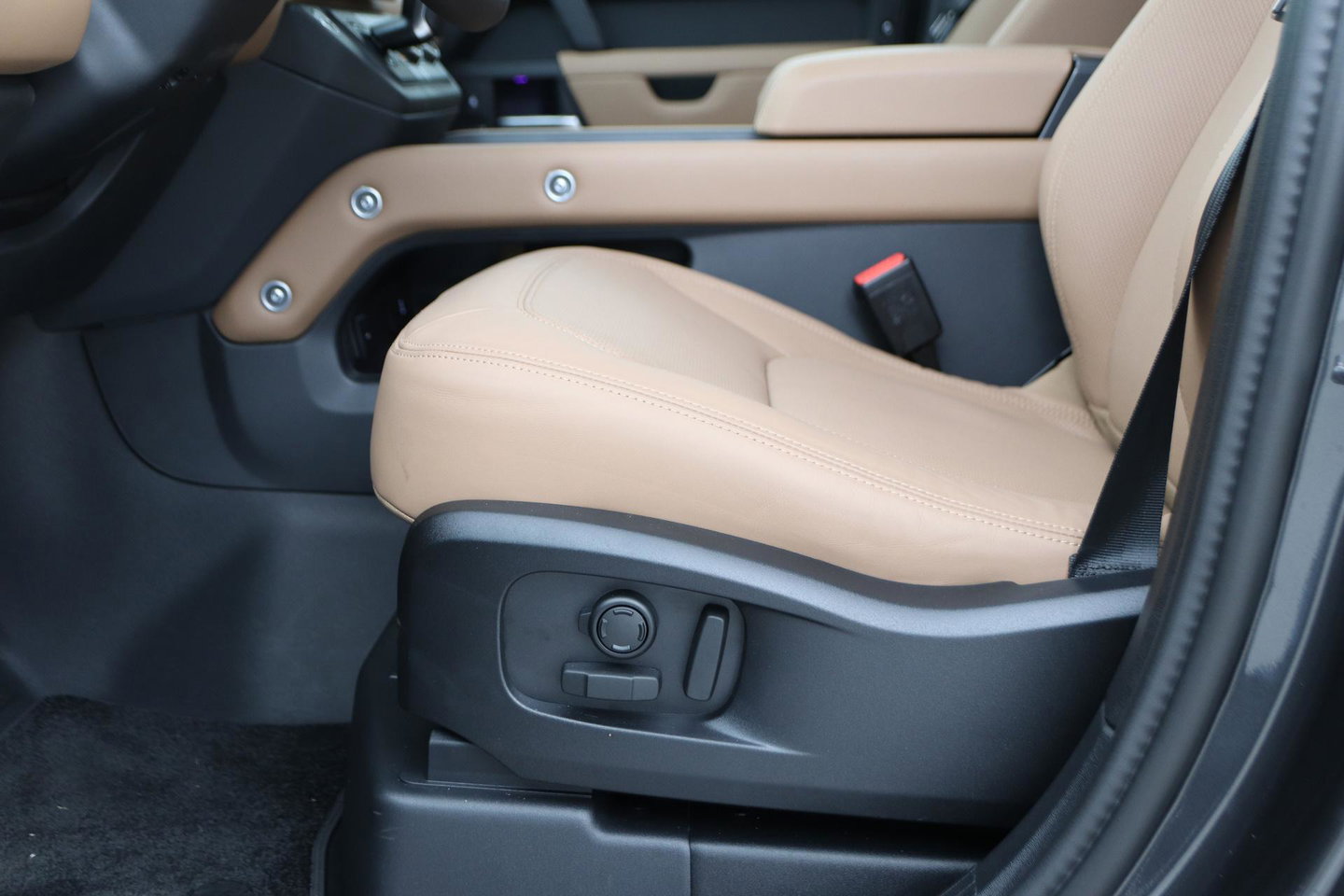 Land Rover Defender P300e 110 X-Dynamic HSE | HERITAGE 22 inch | ClearSight | Meridian Surround | Head-Up | ACC | Panoramadak | Trekhaak
