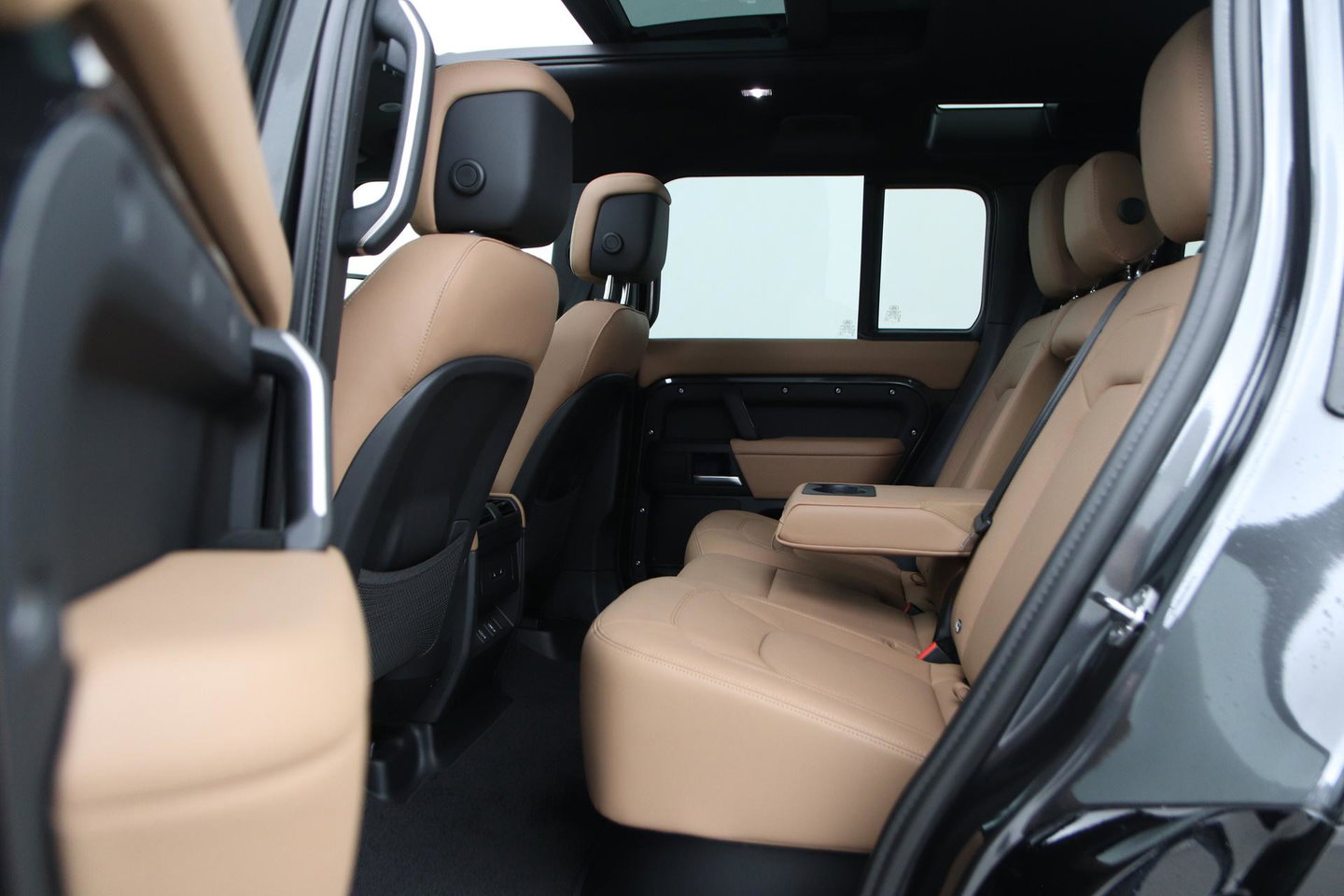 Land Rover Defender P300e 110 X-Dynamic HSE | HERITAGE 22 inch | ClearSight | Meridian Surround | Head-Up | ACC | Panoramadak | Trekhaak