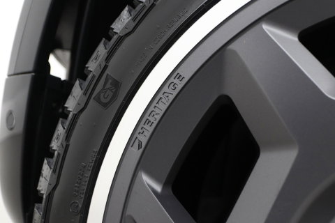 Land Rover Defender P300e 110 X-Dynamic HSE | HERITAGE 22 inch | ClearSight | Meridian Surround | Head-Up | ACC | Panoramadak | Trekhaak