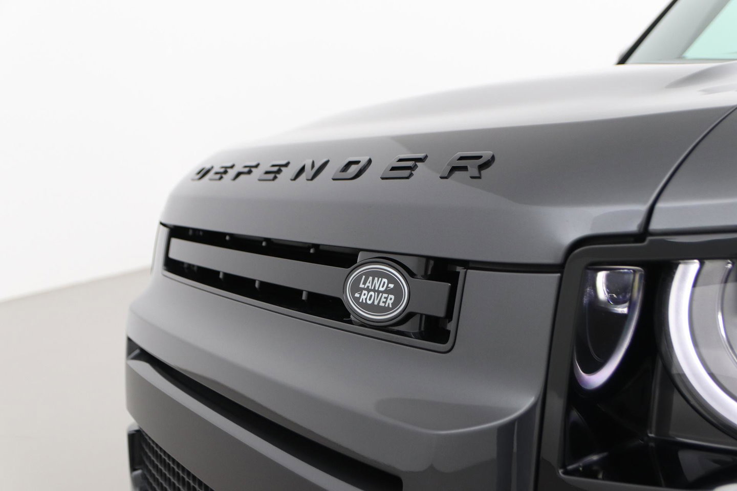 Land Rover Defender P300e 110 X-Dynamic HSE | HERITAGE 22 inch | ClearSight | Meridian Surround | Head-Up | ACC | Panoramadak | Trekhaak