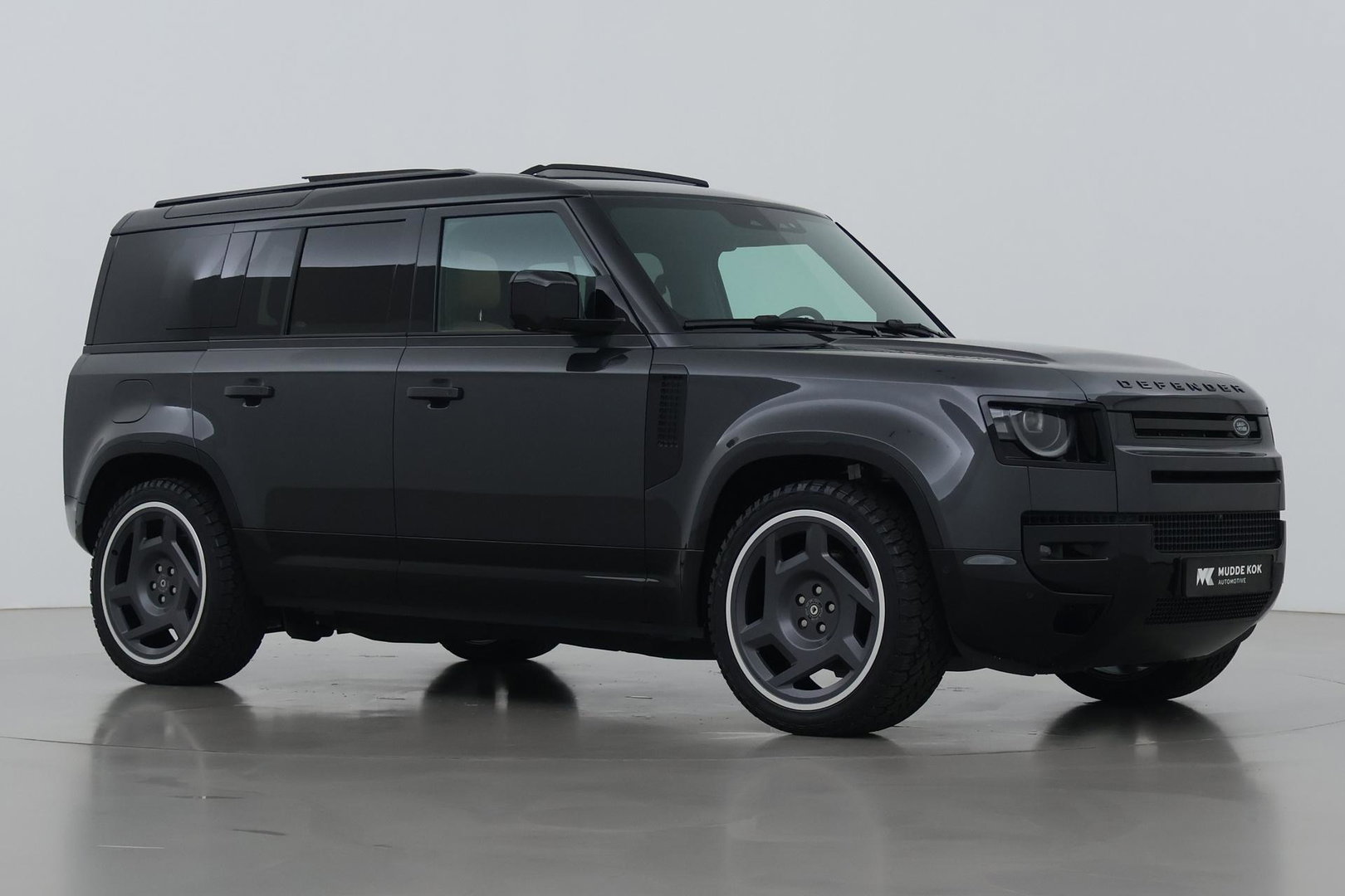 Land Rover Defender P300e 110 X-Dynamic HSE | HERITAGE 22 inch | ClearSight | Meridian Surround | Head-Up | ACC | Panoramadak | Trekhaak