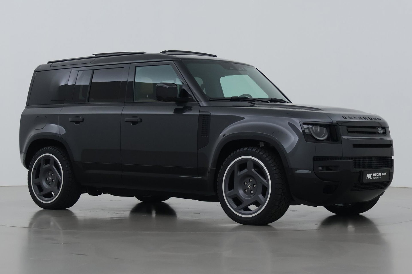 Land Rover Defender P300e 110 X-Dynamic HSE | HERITAGE 22 inch | ClearSight | Meridian Surround | Head-Up | ACC | Panoramadak | Trekhaak