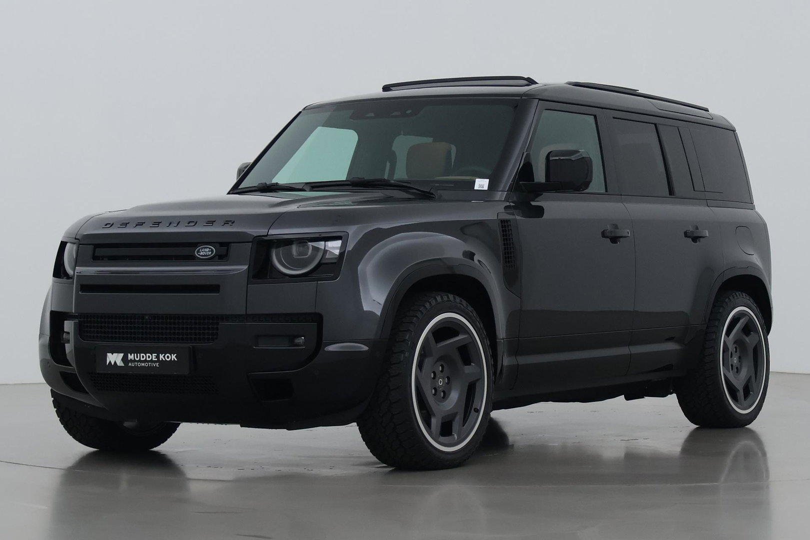 Land Rover Defender P300e 110 X-Dynamic HSE | HERITAGE 22 inch | ClearSight | Meridian Surround | Head-Up | ACC | Panoramadak | Trekhaak