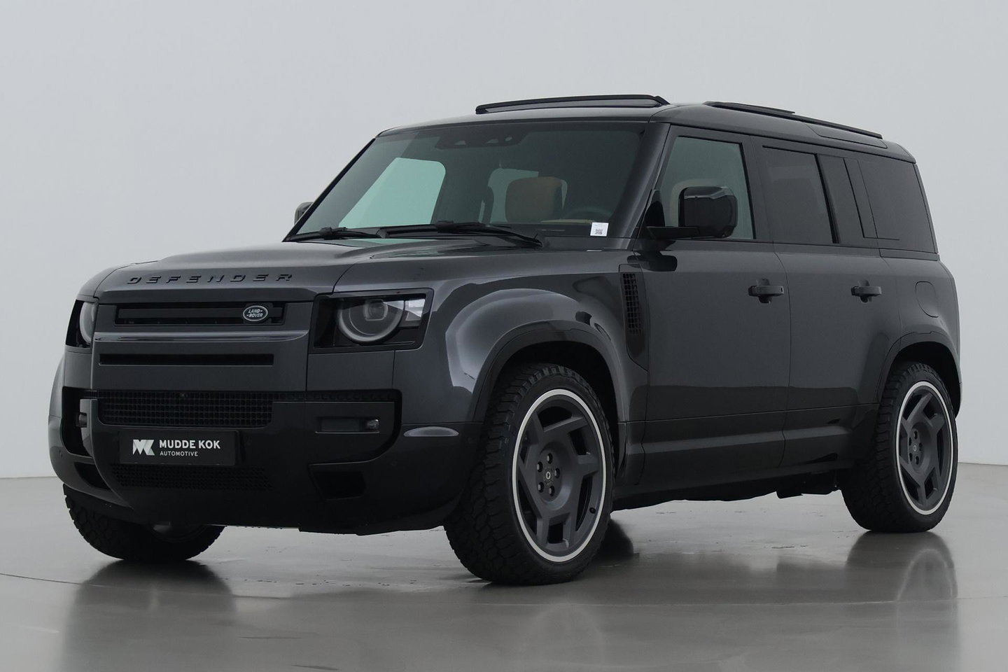 Land Rover Defender P300e 110 X-Dynamic HSE | HERITAGE 22 inch | ClearSight | Meridian Surround | Head-Up | ACC | Panoramadak | Trekhaak