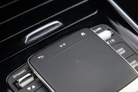 Mercedes-Benz EQB 300 4MATIC Luxury Line CARPLAY / CAMERA / SFEERVERLICHTING / LEER / STOELVERWARMING