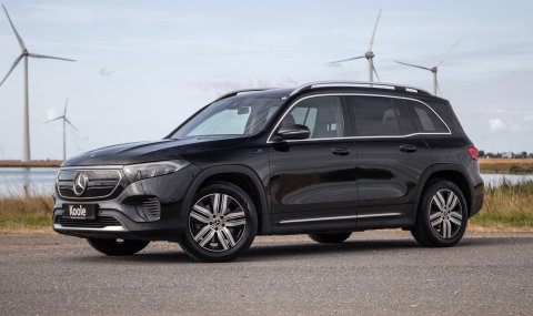 Mercedes-Benz EQB 300 4MATIC Luxury Line CARPLAY / CAMERA / SFEERVERLICHTING / LEER / STOELVERWARMING