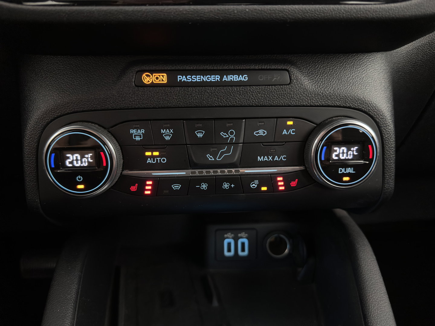 Ford Kuga 2.5 PHEV ST-Line (INCL-BTW) Aut. *DIGI-COCKPIT | ADAPTIVE-CRUISE | BLINDSPOT | FULL-LED | KEYLESS | DAB | CARPLAY | NAVI-FULLMAP | HEATED-SPORTSEATS | PRIVACY-GLASS | 18"ALU*