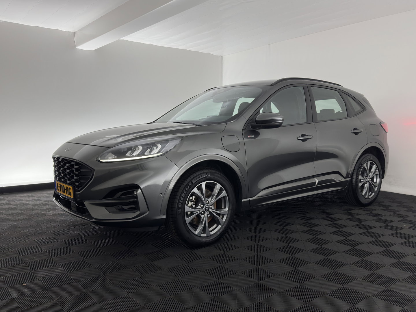 Ford Kuga 2.5 PHEV ST-Line (INCL-BTW) Aut. *DIGI-COCKPIT | ADAPTIVE-CRUISE | BLINDSPOT | FULL-LED | KEYLESS | DAB | CARPLAY | NAVI-FULLMAP | HEATED-SPORTSEATS | PRIVACY-GLASS | 18"ALU*